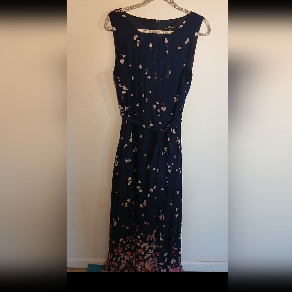 Elegant Navy Blue Floral Maxi Dress - Picture 12 of 12